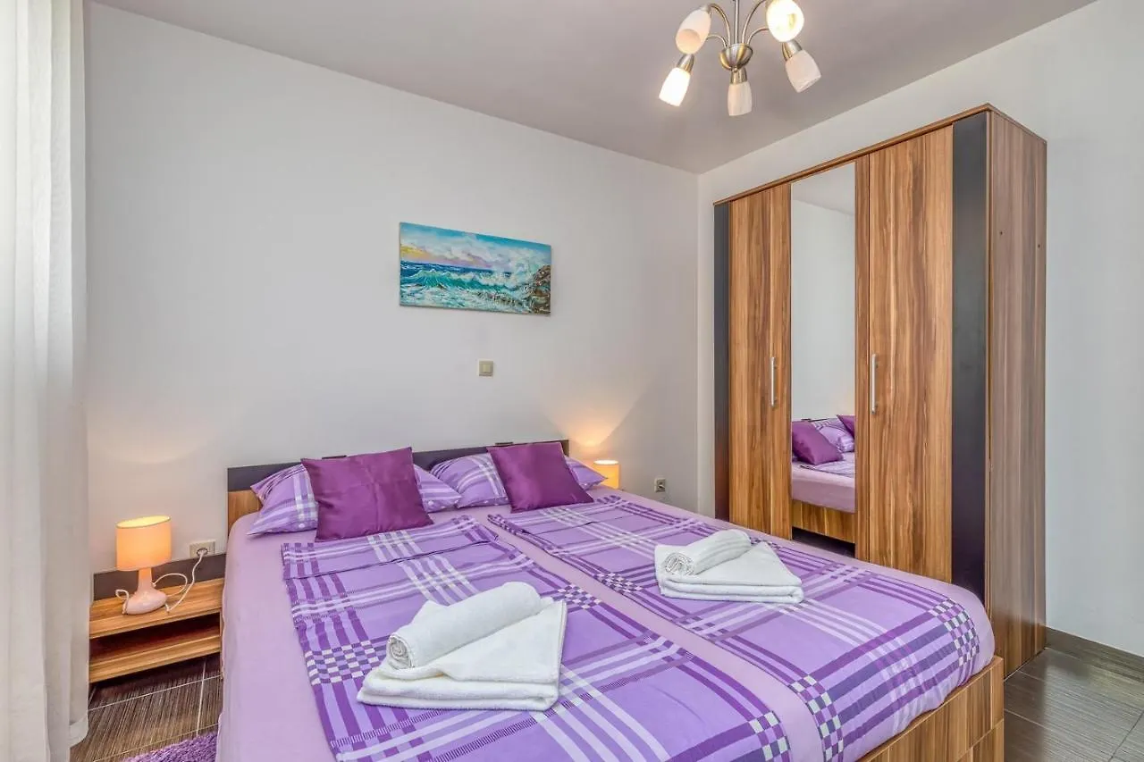 Apartments Kardumovic Kukci 3*,  克罗地亚